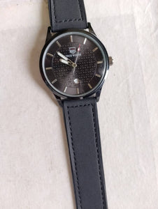TrueWorth Date leather Luxury Watch